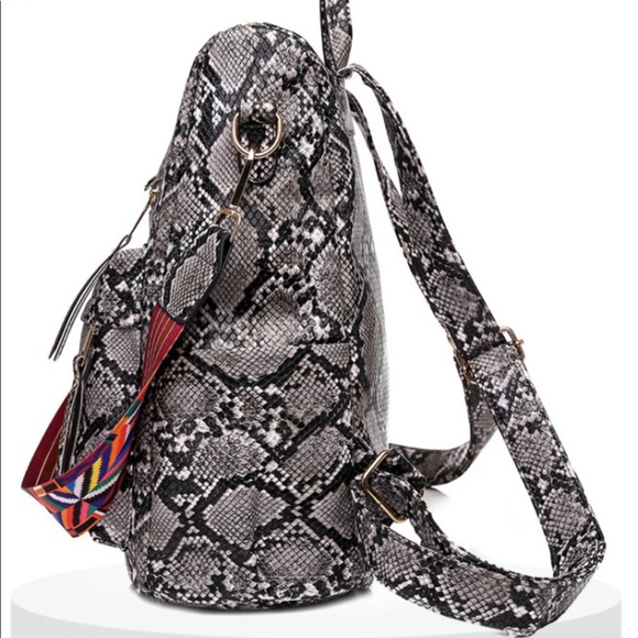 NEW Trendy Snake Skin Vegan Backpack Bag Handbag - Picture 3 of 4